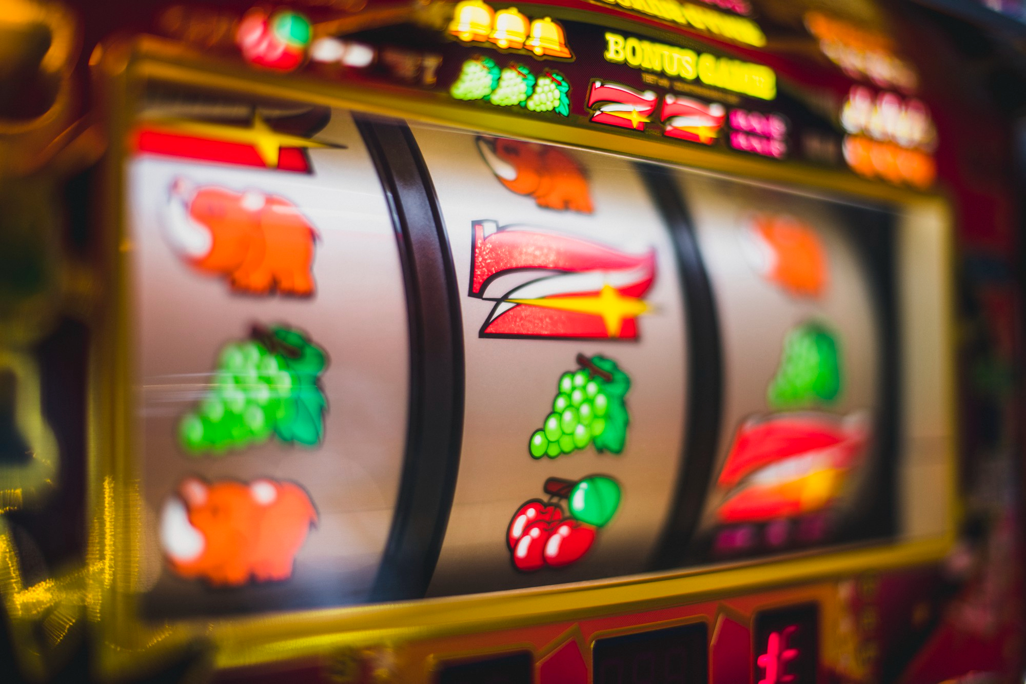 Video slots vs. classic slots in casinos: Which is better?